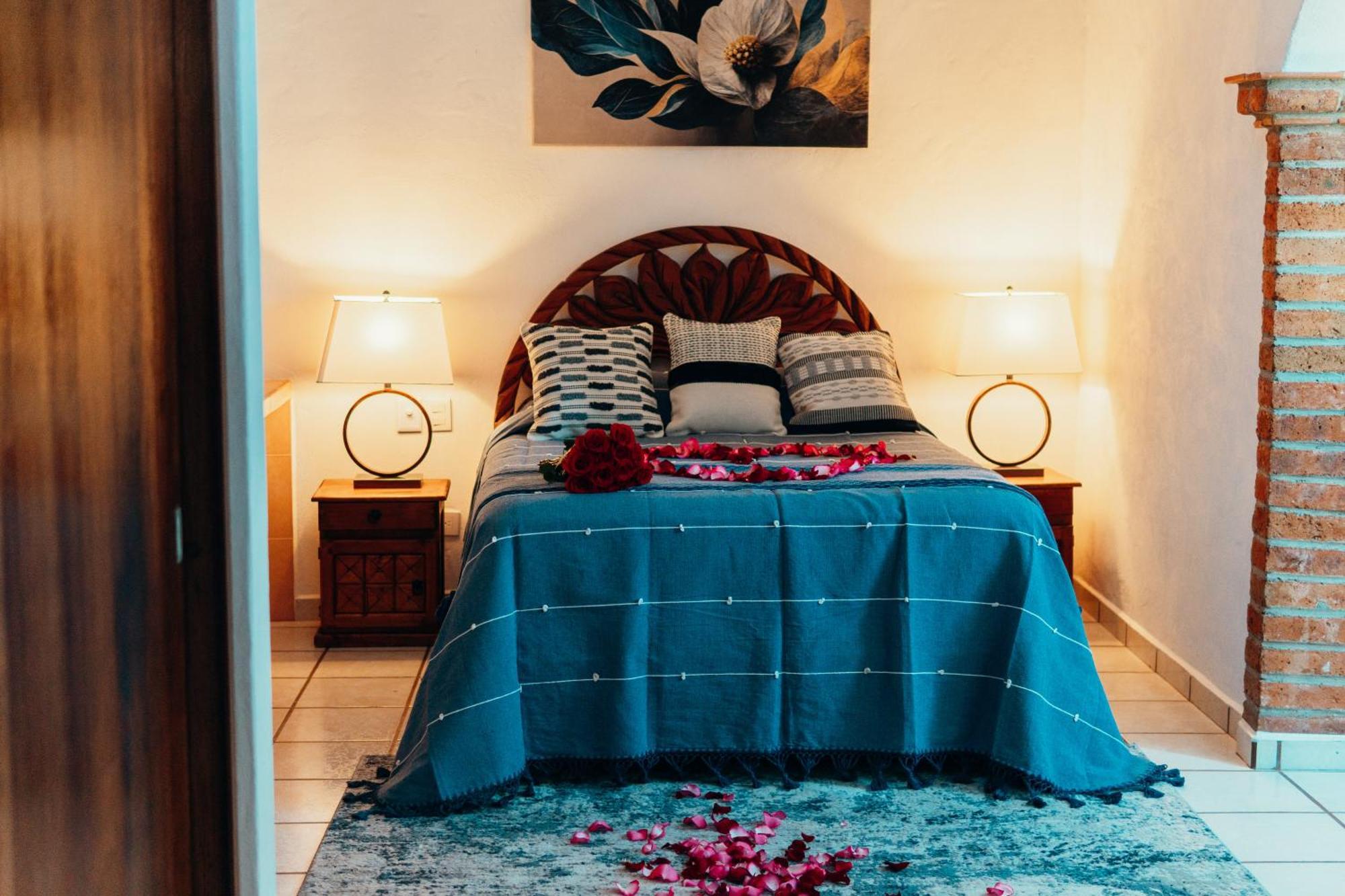 Boutique Hotel & Suites Hacienda Lord Twigg Пуерто Валярта Стая снимка