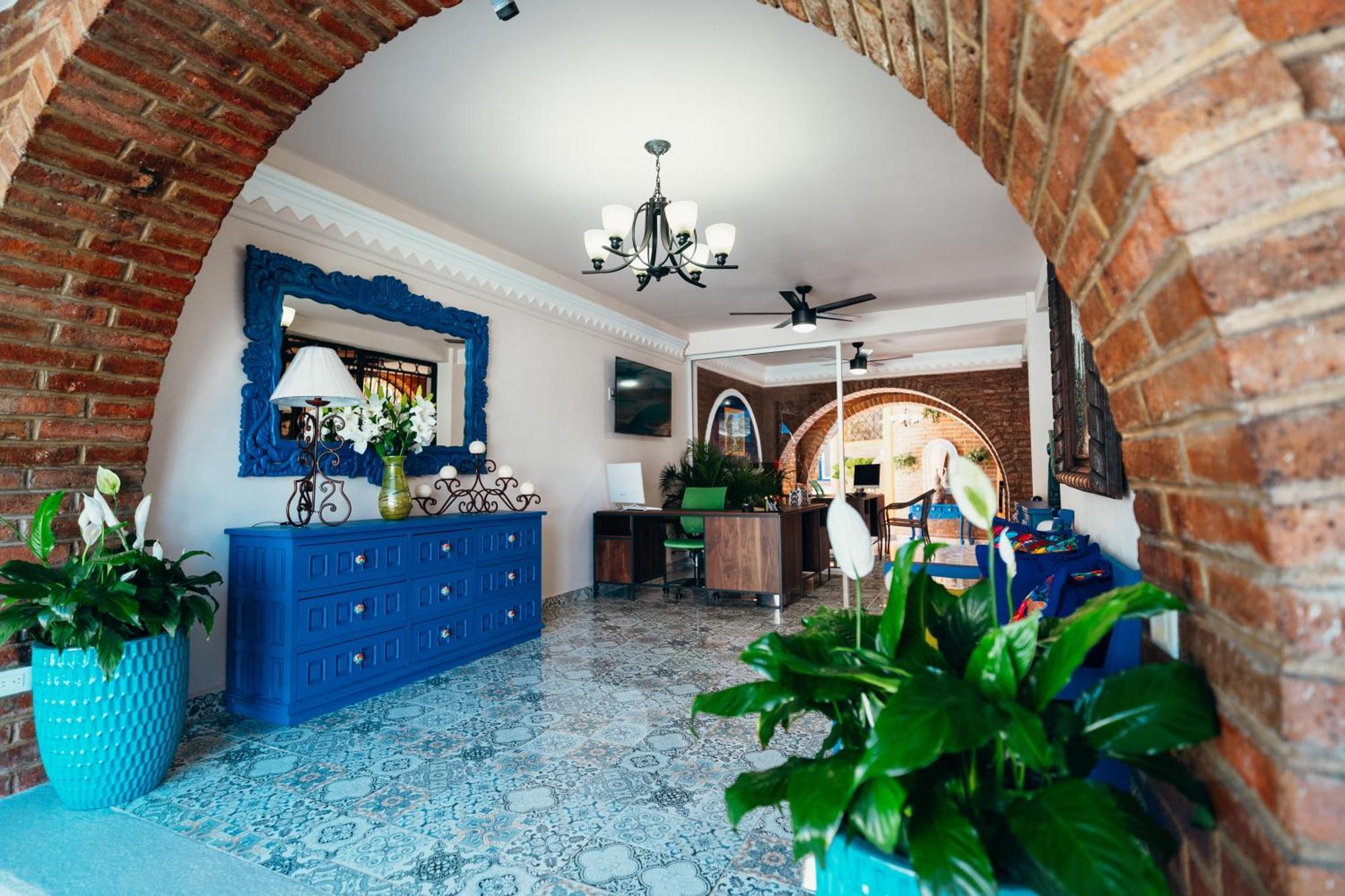 Boutique Hotel & Suites Hacienda Lord Twigg Пуерто Валярта Екстериор снимка