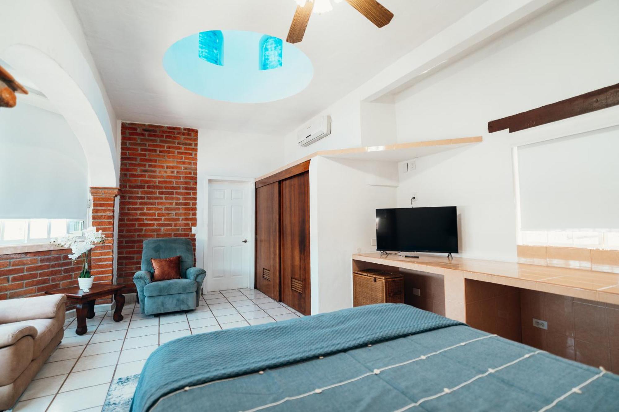 Boutique Hotel & Suites Hacienda Lord Twigg Пуерто Валярта Стая снимка